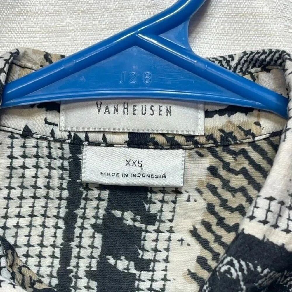 Van Heusen Womens Button Front Blouse Black Beige Print Long Sleeve Size XXS - Picture 4 of 7